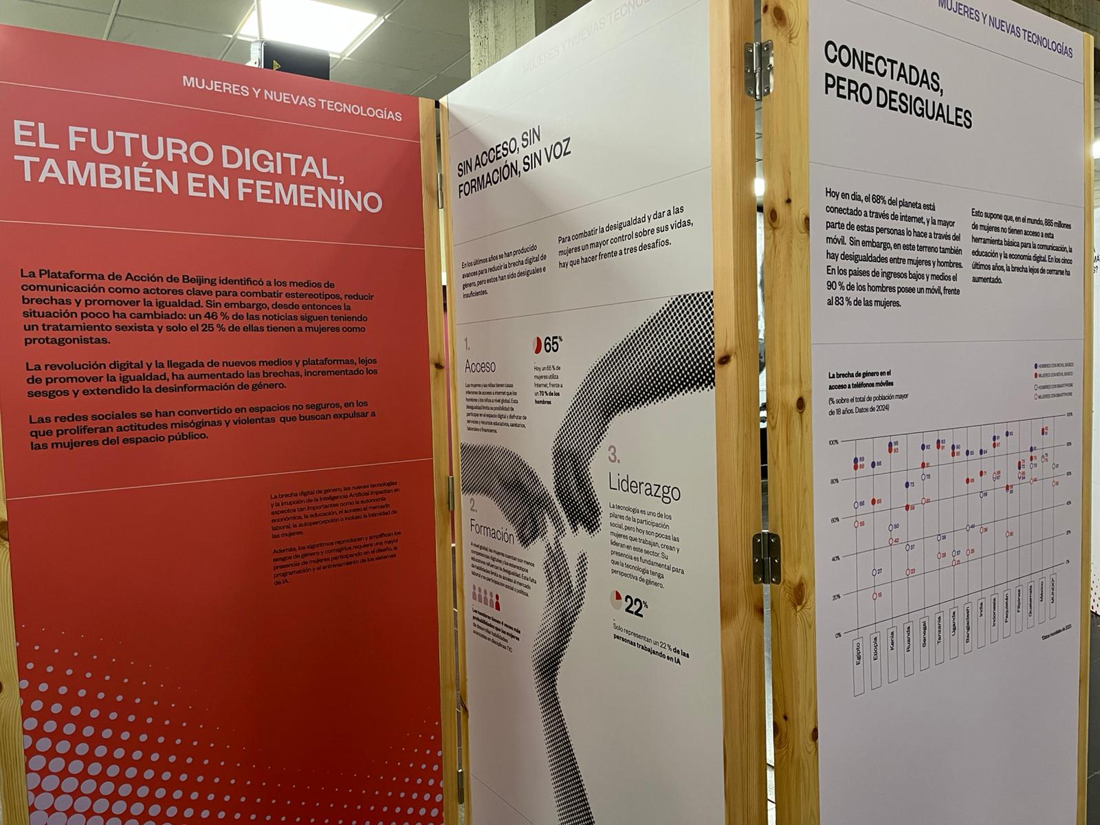 La Facultad acoge la exposición “Por ellas, por todas” - 7